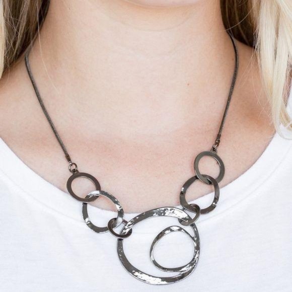 Jewelry - Progressively Vogue – Black Necklace Earring Set